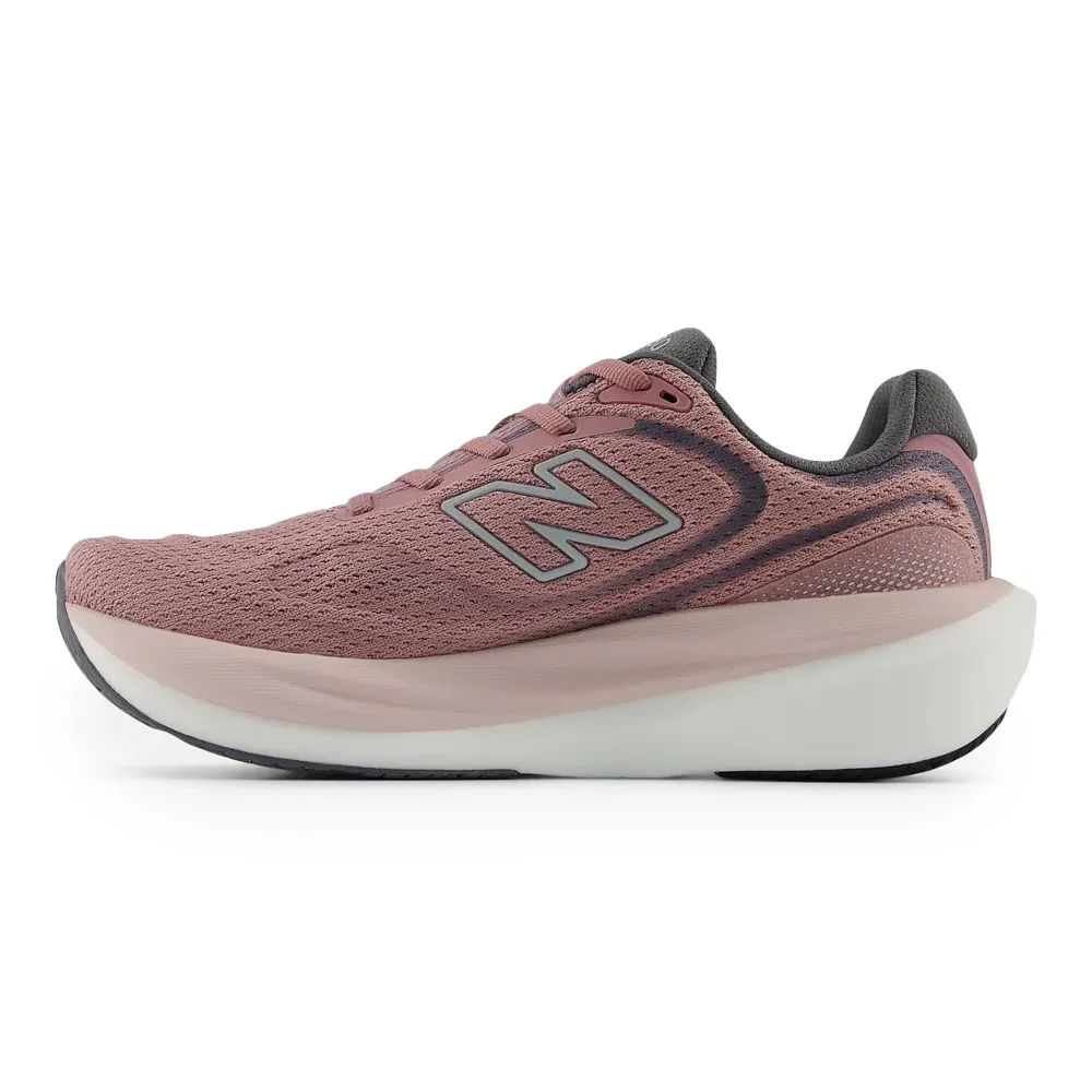 Tênis New Balance 1080v15 Feminino Rosa mostrando parte frontal com logo da marca